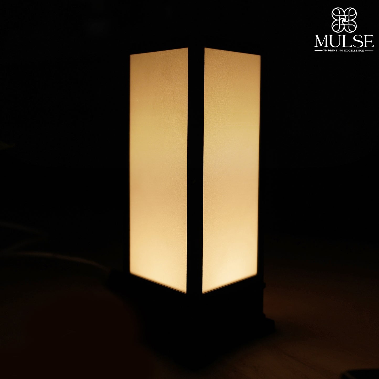 Filmin Square Desk Lamp