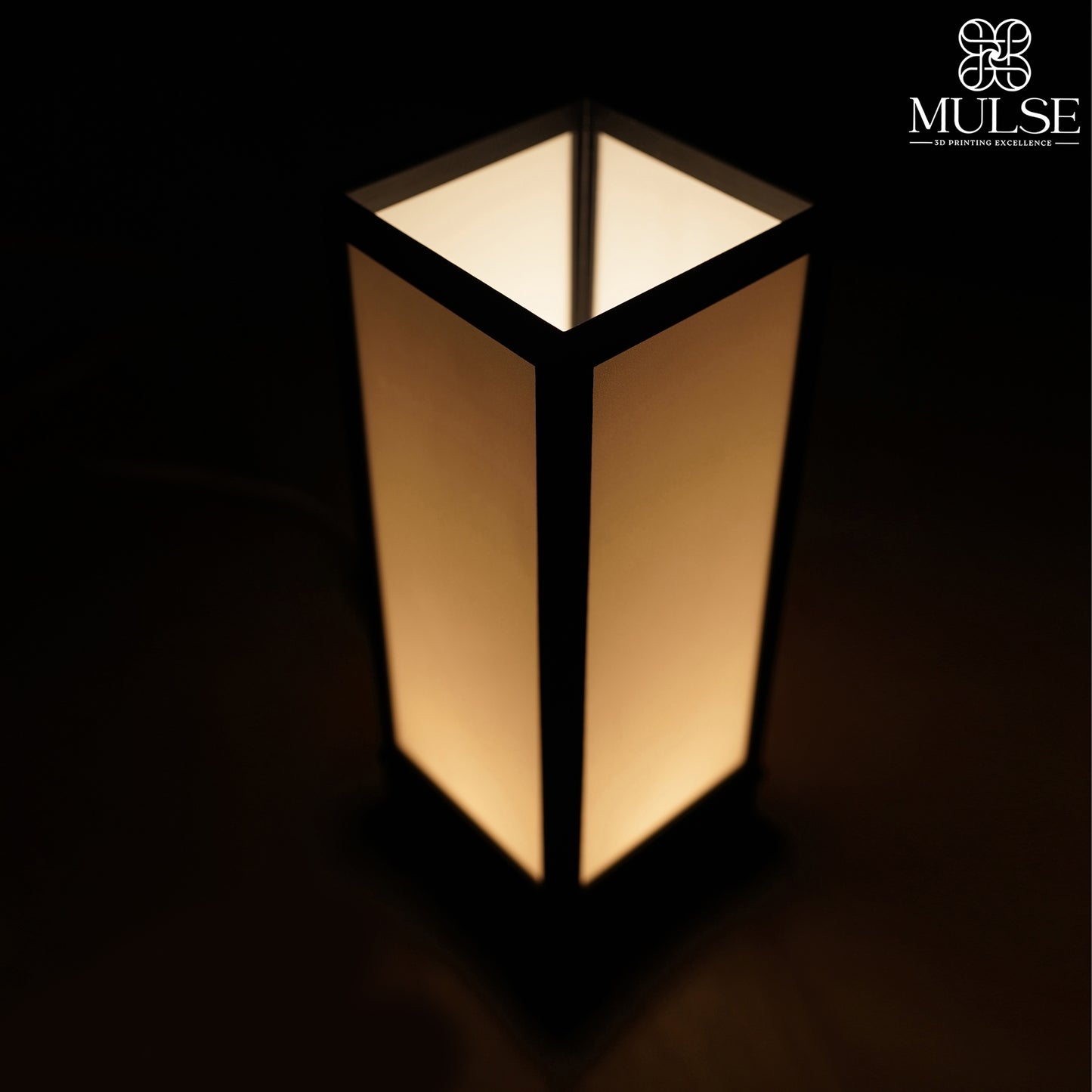 Filmin Square Desk Lamp